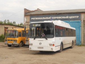 Автобус на сервисе